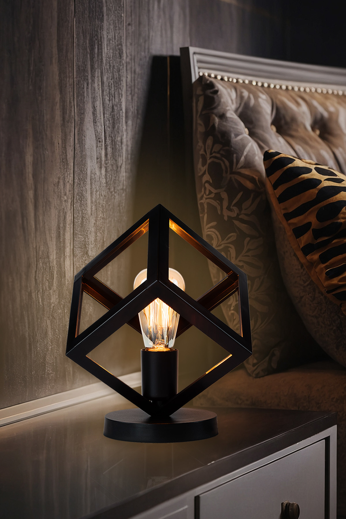 ASZ.1836 - Küp Tekli Masa Lambası Siyah
